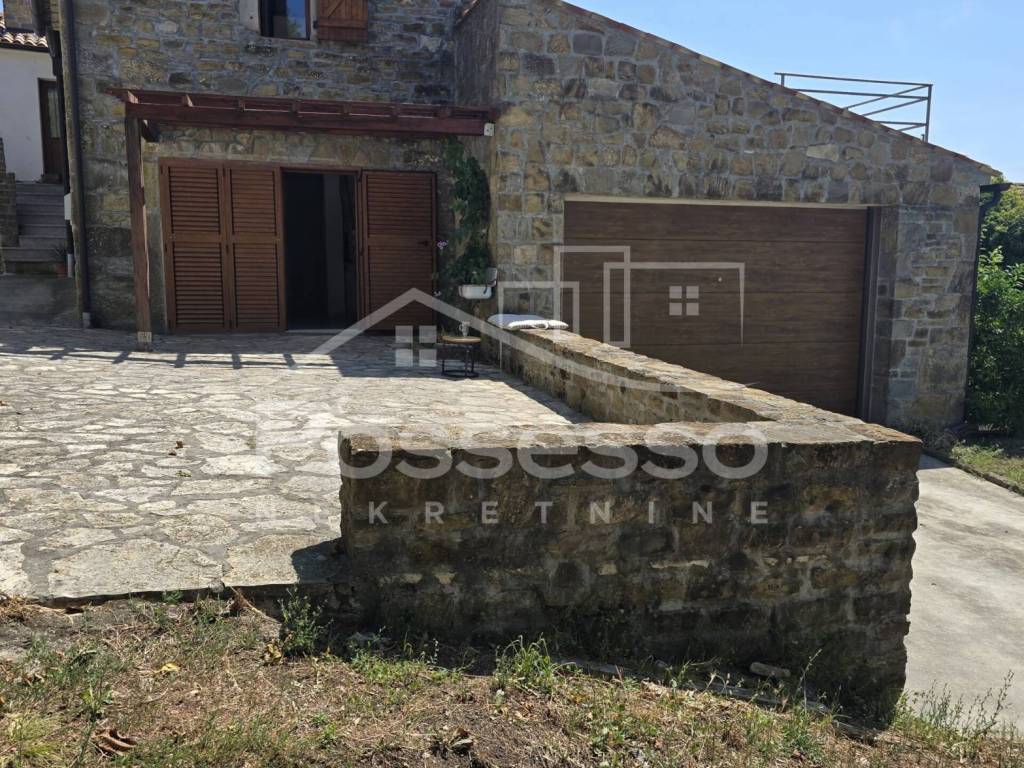 Buzet, Vrh