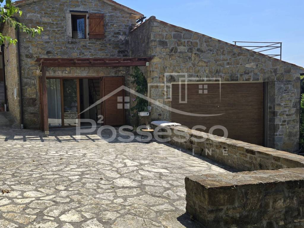 Buzet, Vrh