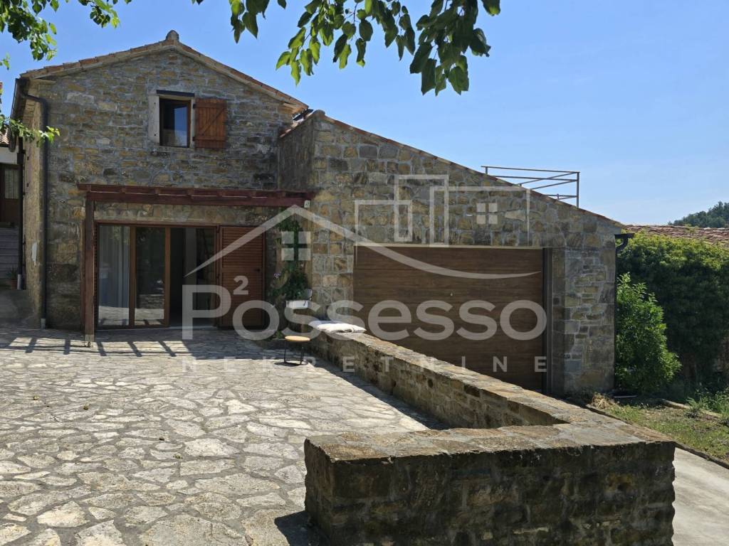 Buzet, Vrh