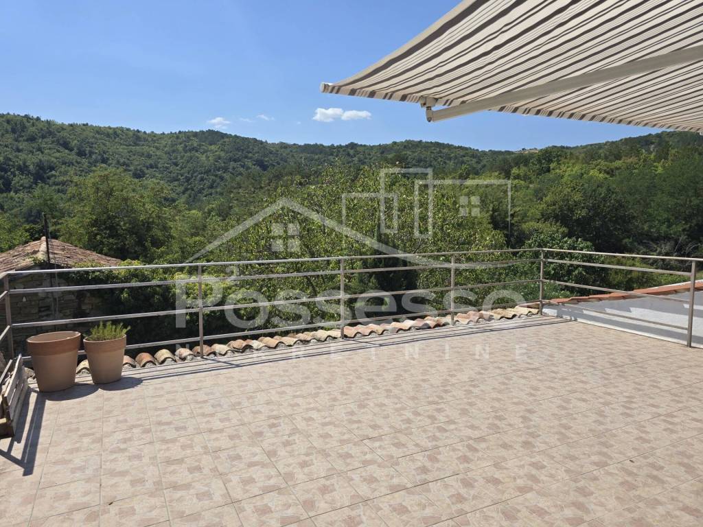 Buzet, Vrh