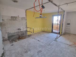 Flat in a building, Sale, Pula, Pula
