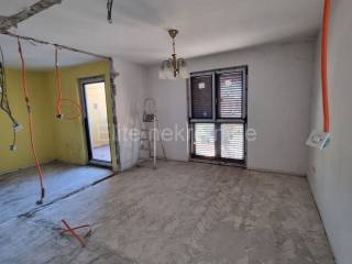 Flat in a building, Sale, Pula, Pula
