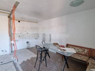Flat in a building, Sale, Pula, Pula