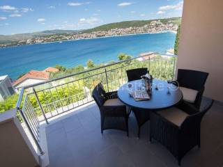 Flat in a building, Sale, Okrug, Okrug Gornji