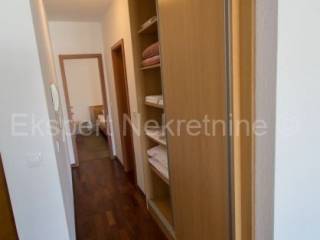 Flat in a building, Sale, Okrug, Okrug Gornji