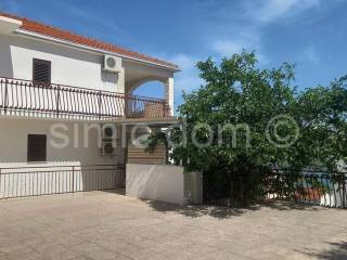House with apartments, Sale, Trogir - Okolica, Mastrinka