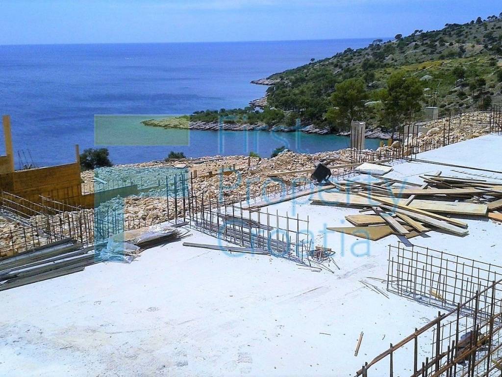 Vila, Prodaja, Nerezisca, Nerezisca