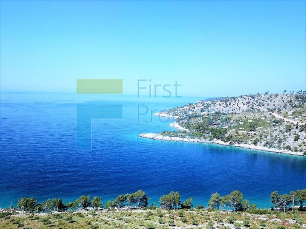 Vila, Prodaja, Nerezisca, Nerezisca