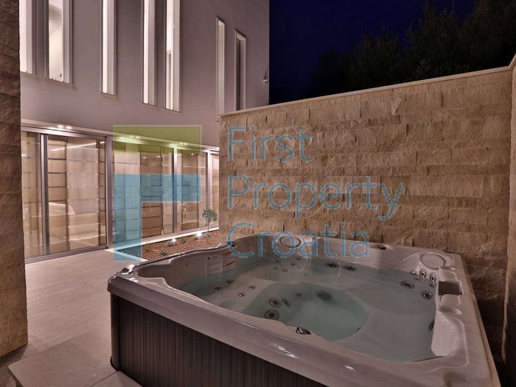 Vila, Prodaja, Supetar, Supetar