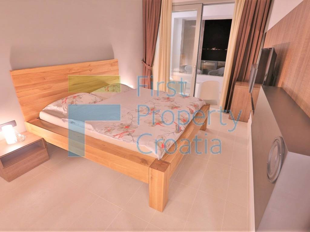 Vila, Prodaja, Supetar, Supetar