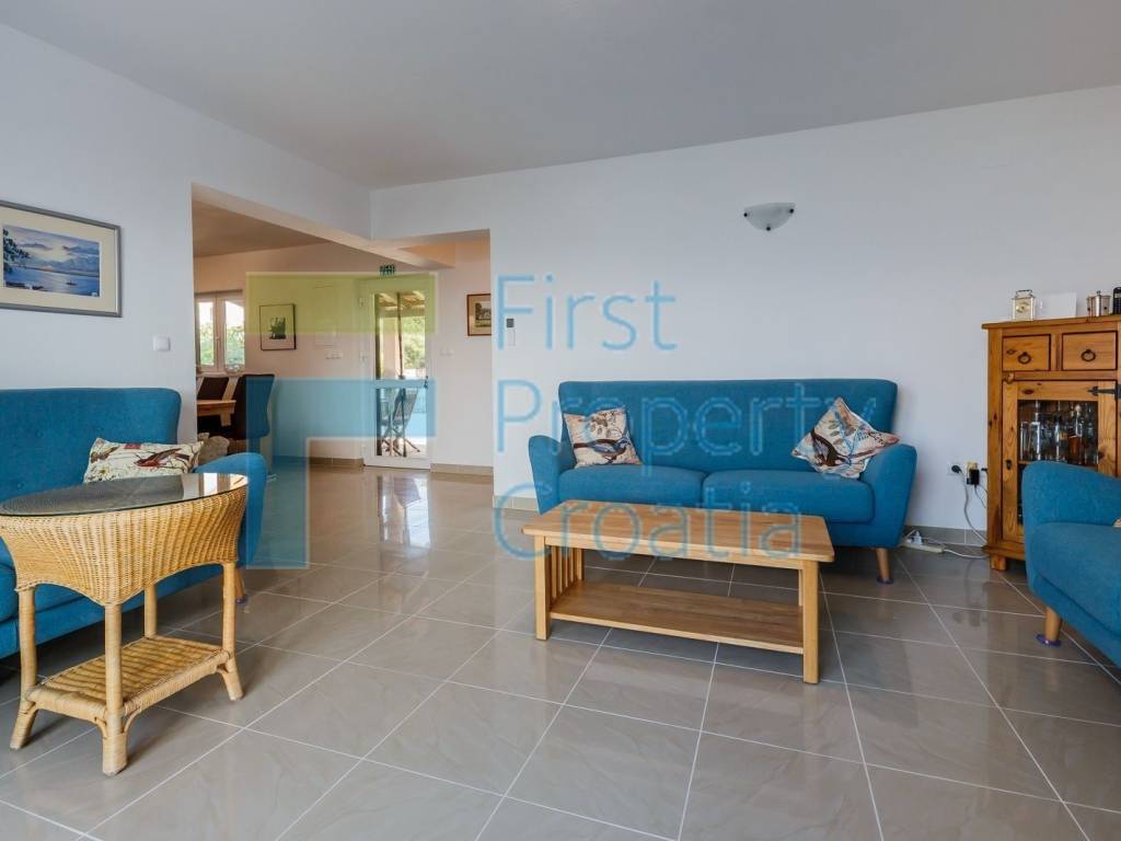 Vila, Prodaja, Supetar, Supetar