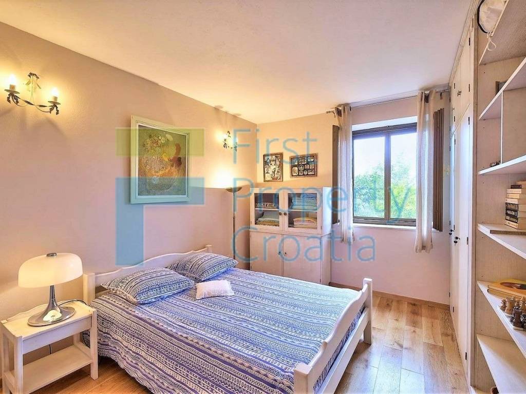 Vila, Prodaja, Supetar, Supetar