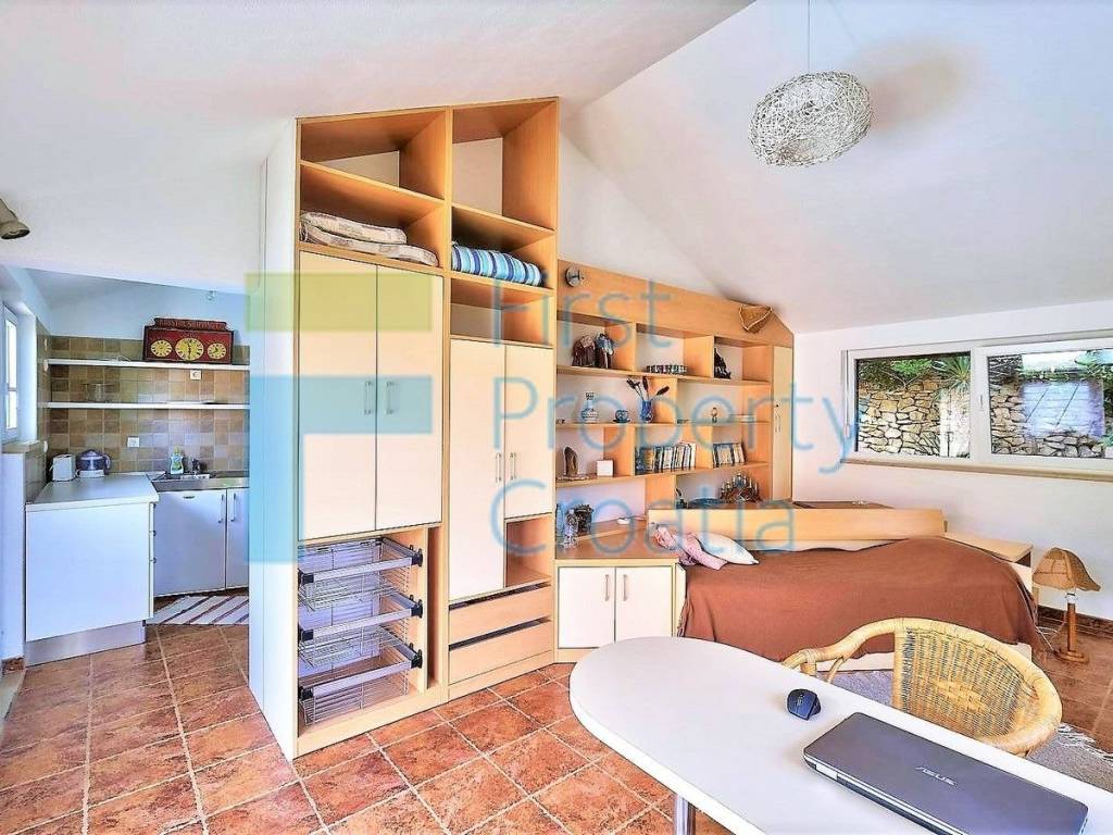 Vila, Prodaja, Supetar, Supetar