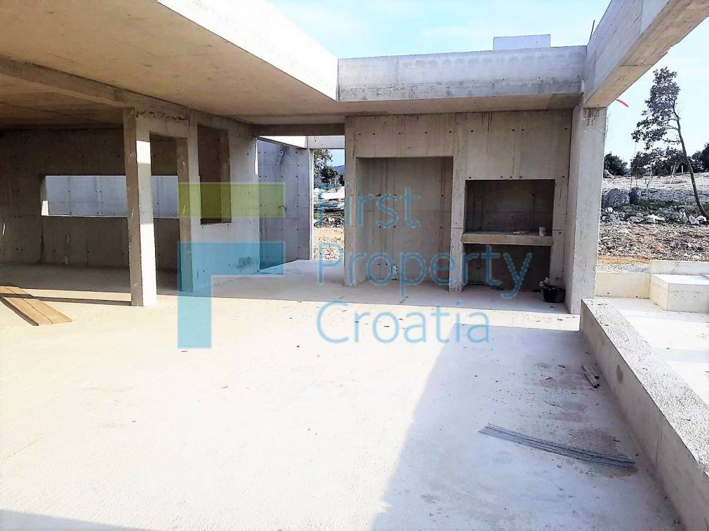 Vila, Prodaja, Pucisca, Pucisca