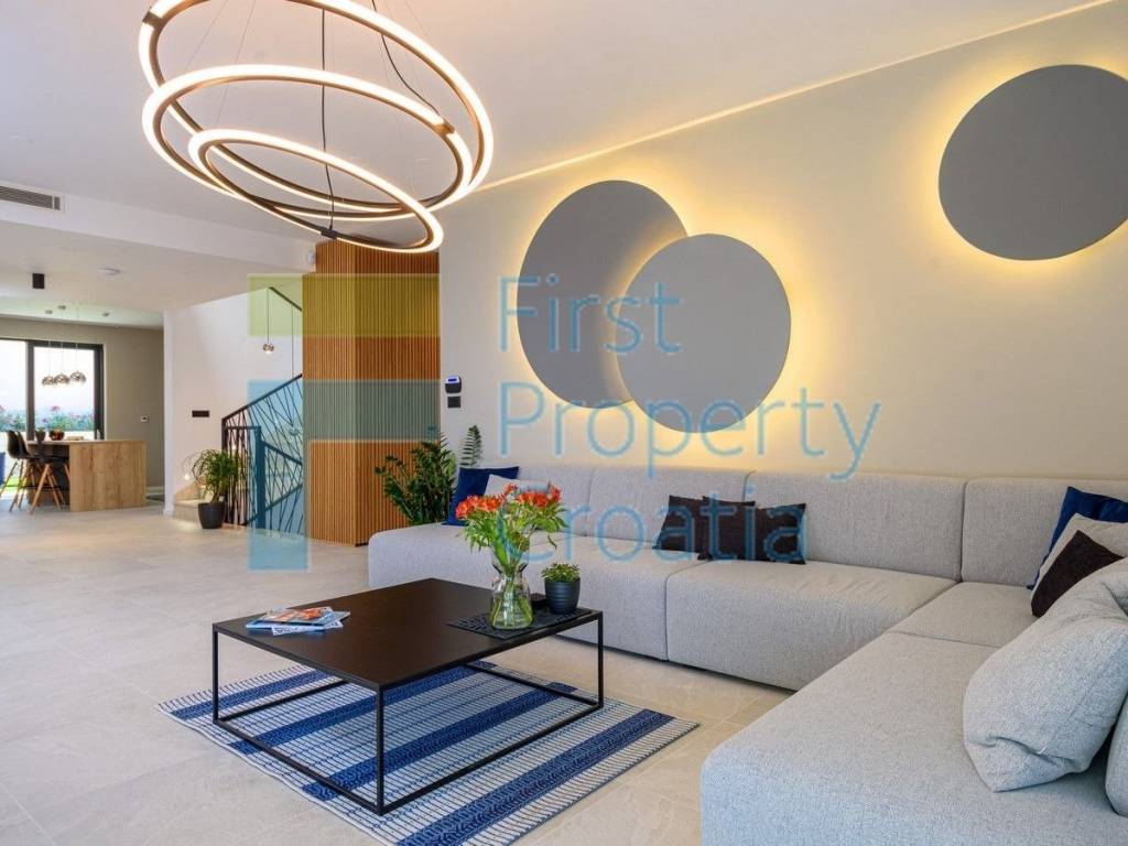 Vila, Prodaja, Trogir, Trogir