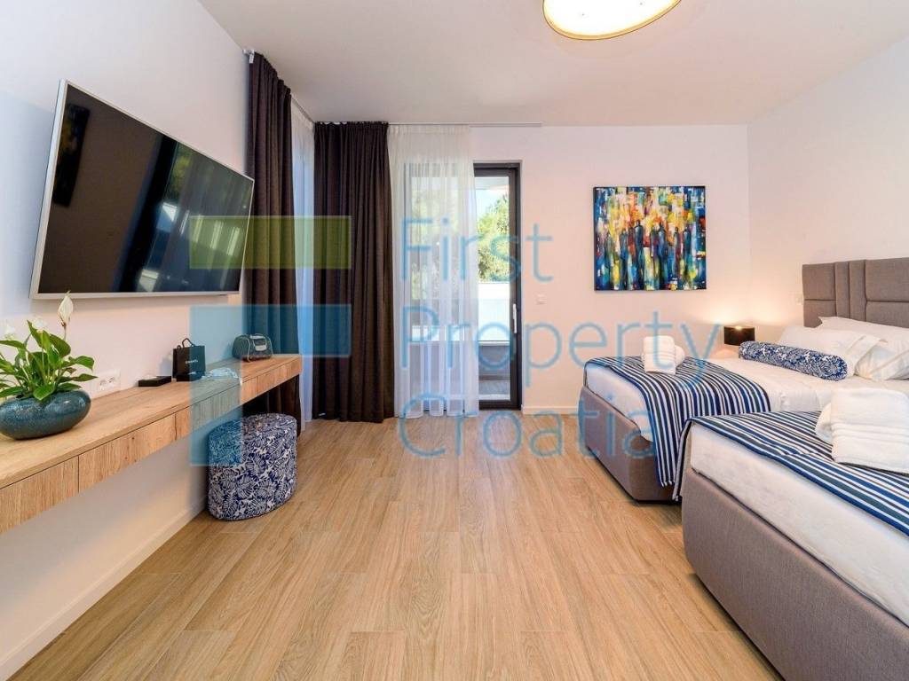 Vila, Prodaja, Trogir, Trogir