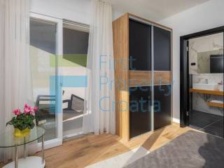 Vila, Prodaja, Trogir, Trogir