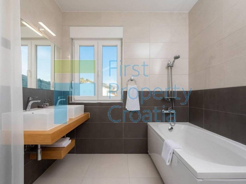 Vila, Prodaja, Trogir, Trogir