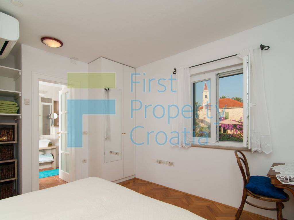 samostojeca-mediteranska-vila-brac-prodaja