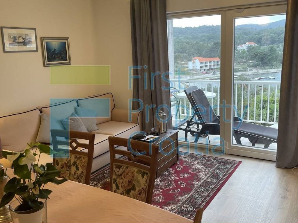 dvoetazni-stan-lumbarda-korcula