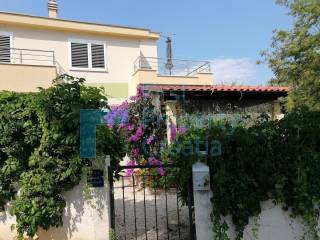 kuca-prodaja-otok-brac-pogled-na-more