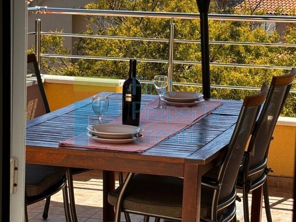 kuca-prodaja-otok-brac-pogled-na-more