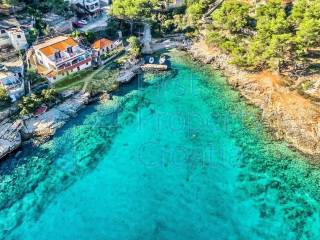 Pogled-more-uvala-borova-suma--hvar
