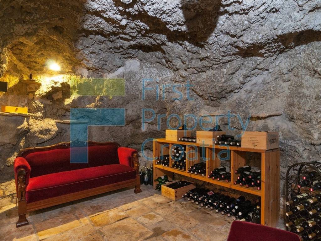 Apartmanska kuca, Prodaja, Omis, Omis