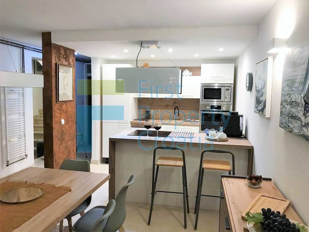Vila, Prodaja, Supetar, Supetar
