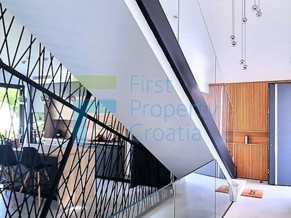 Vila, Prodaja, Trogir, Trogir
