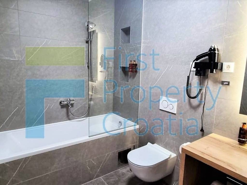Vila, Prodaja, Trogir, Trogir