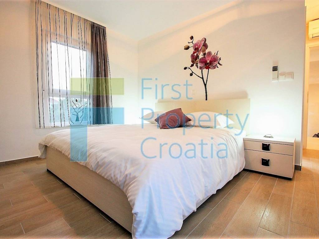 Vila, Prodaja, Trogir, Trogir