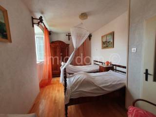 Stone house, Sale, Sutivan, Sutivan