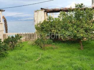 Stone house, Sale, Sutivan, Sutivan