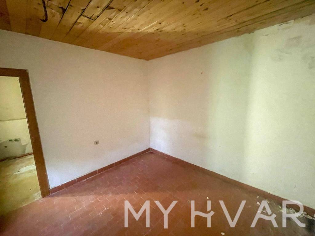 Kamena kuca, Prodaja, Jelsa, Svirce