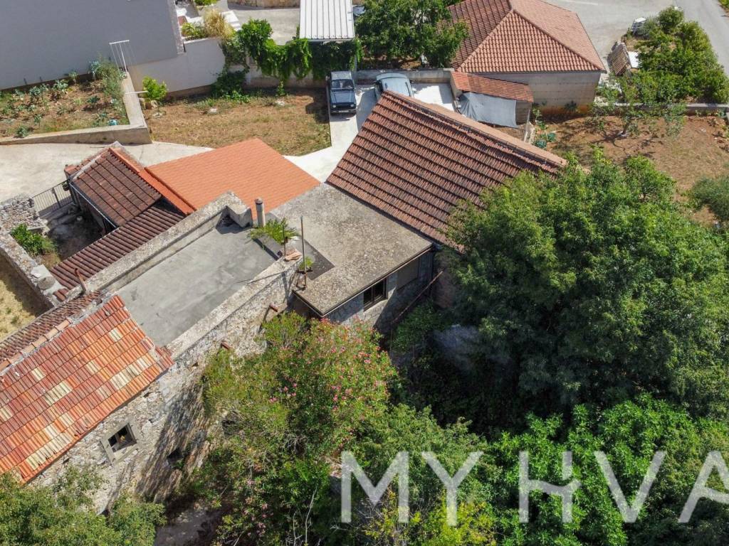 Kamena kuca, Prodaja, Jelsa, Svirce