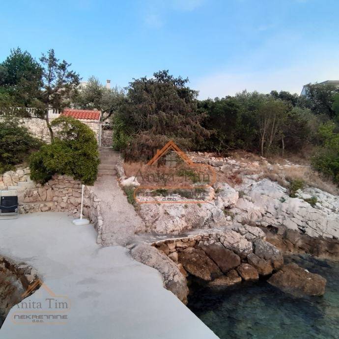 Trogir - Okolica, Drvenik Veliki