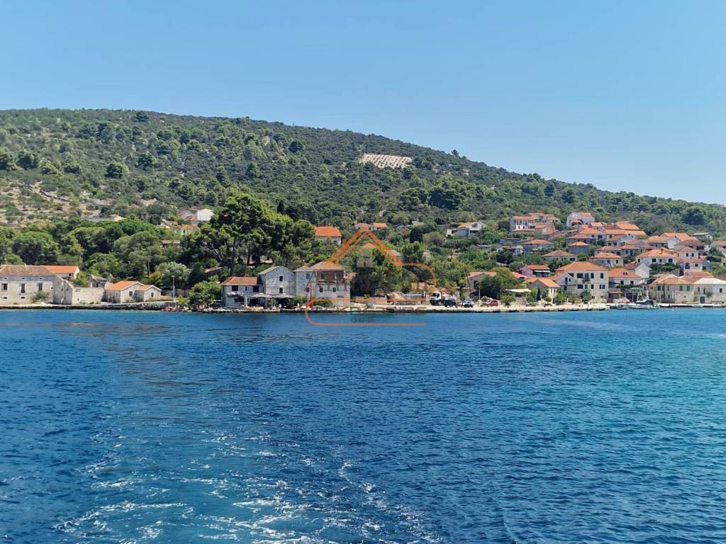 Trogir - Okolica, Drvenik Veliki