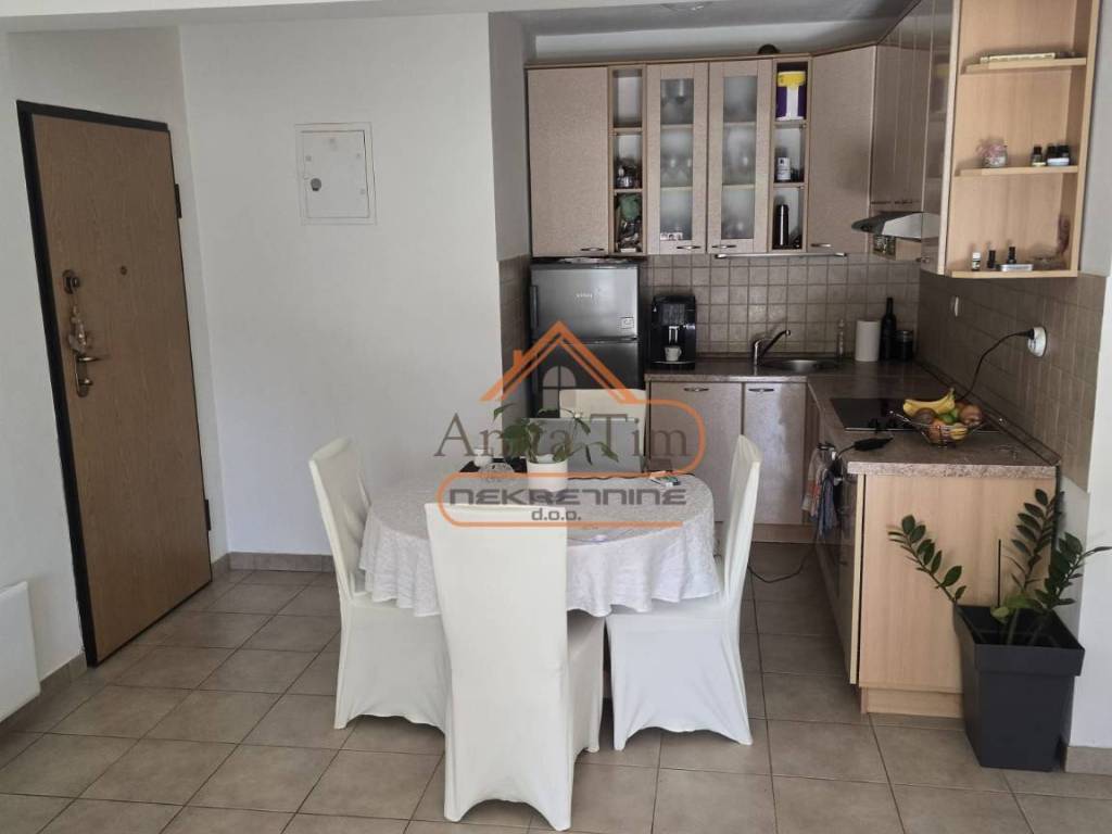 Stan u zgradi, Prodaja, Supetar, Supetar
