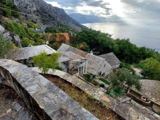 Kamena kuca, Prodaja, Omis, Celina