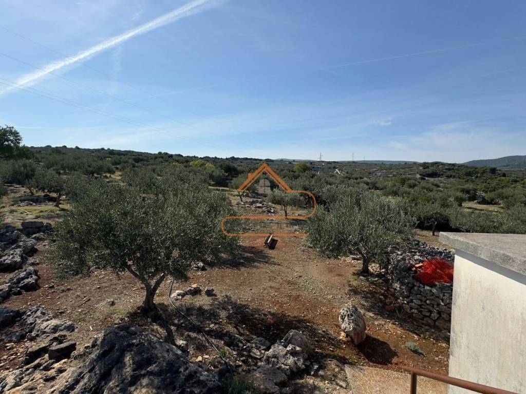 Poljoprivredno zemljiste, Prodaja, Postira, Postira
