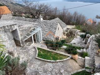 Kamena kuca, Prodaja, Omis, Celina
