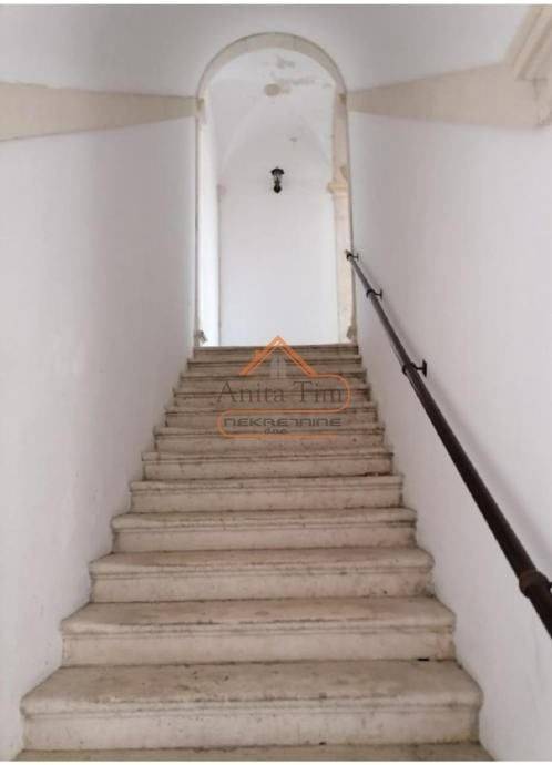 Stan u starijoj zgradi, Prodaja, Split, Split