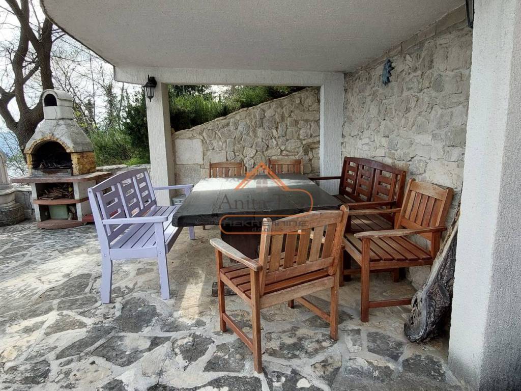 Kamena kuca, Prodaja, Omis, Celina