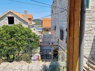 Kamena kuca, Prodaja, Vis, Vis