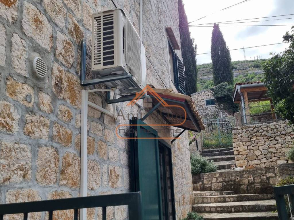 Kamena kuca, Prodaja, Vis, Vis