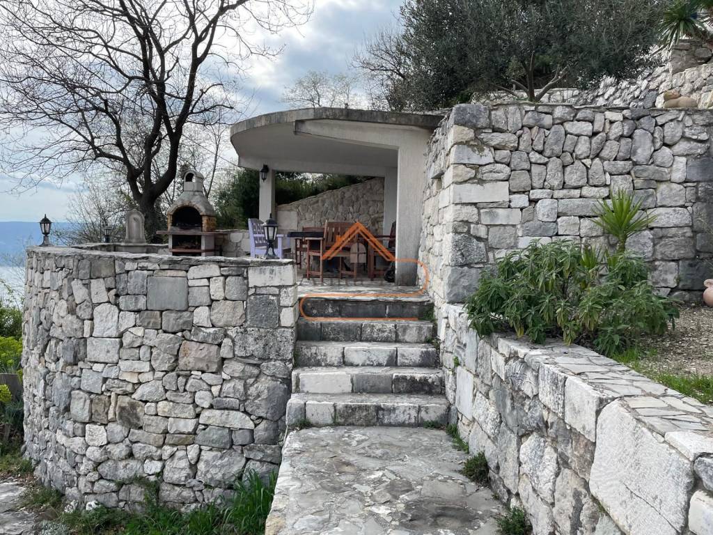 Kamena kuca, Prodaja, Omis, Celina