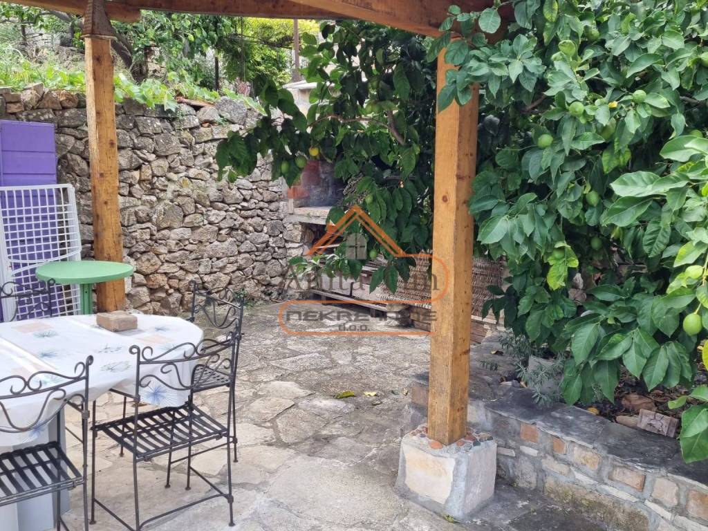 Kamena kuca, Prodaja, Vis, Vis