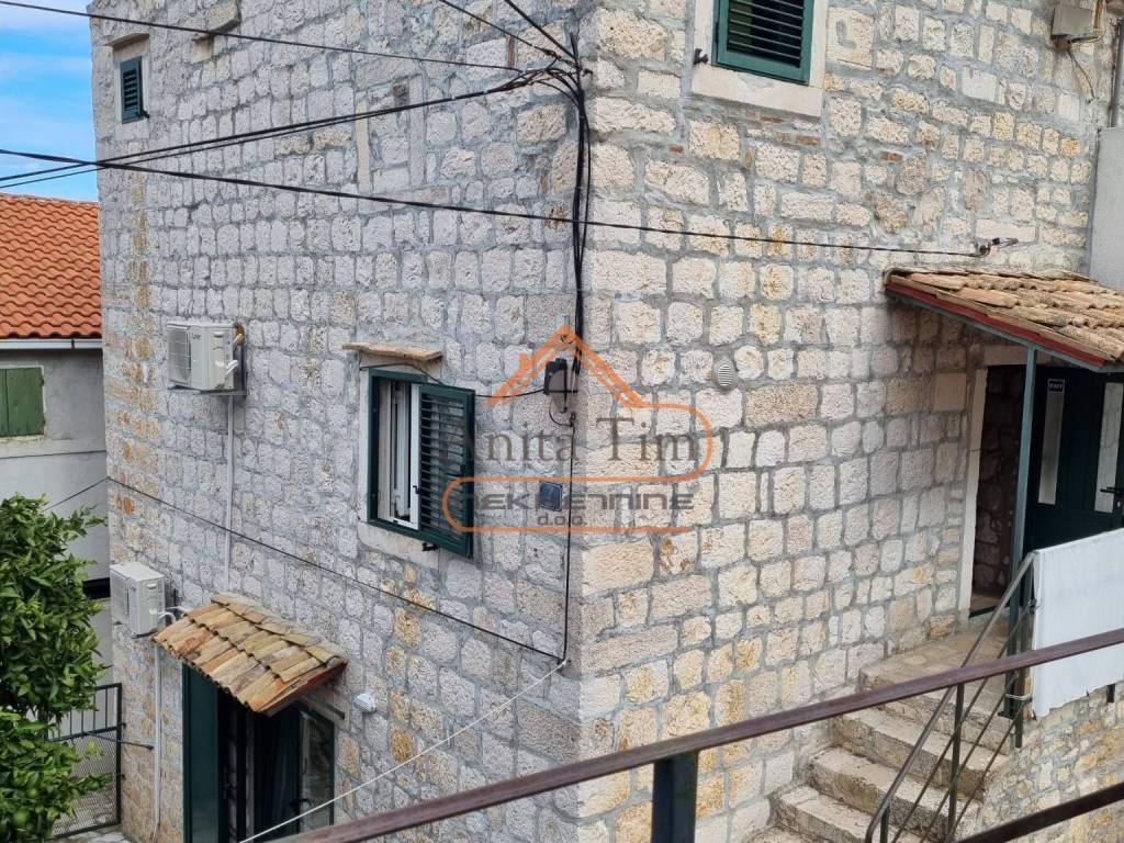 Kamena kuca, Prodaja, Vis, Vis