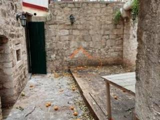 Kamena kuca, Prodaja, Trogir, Trogir